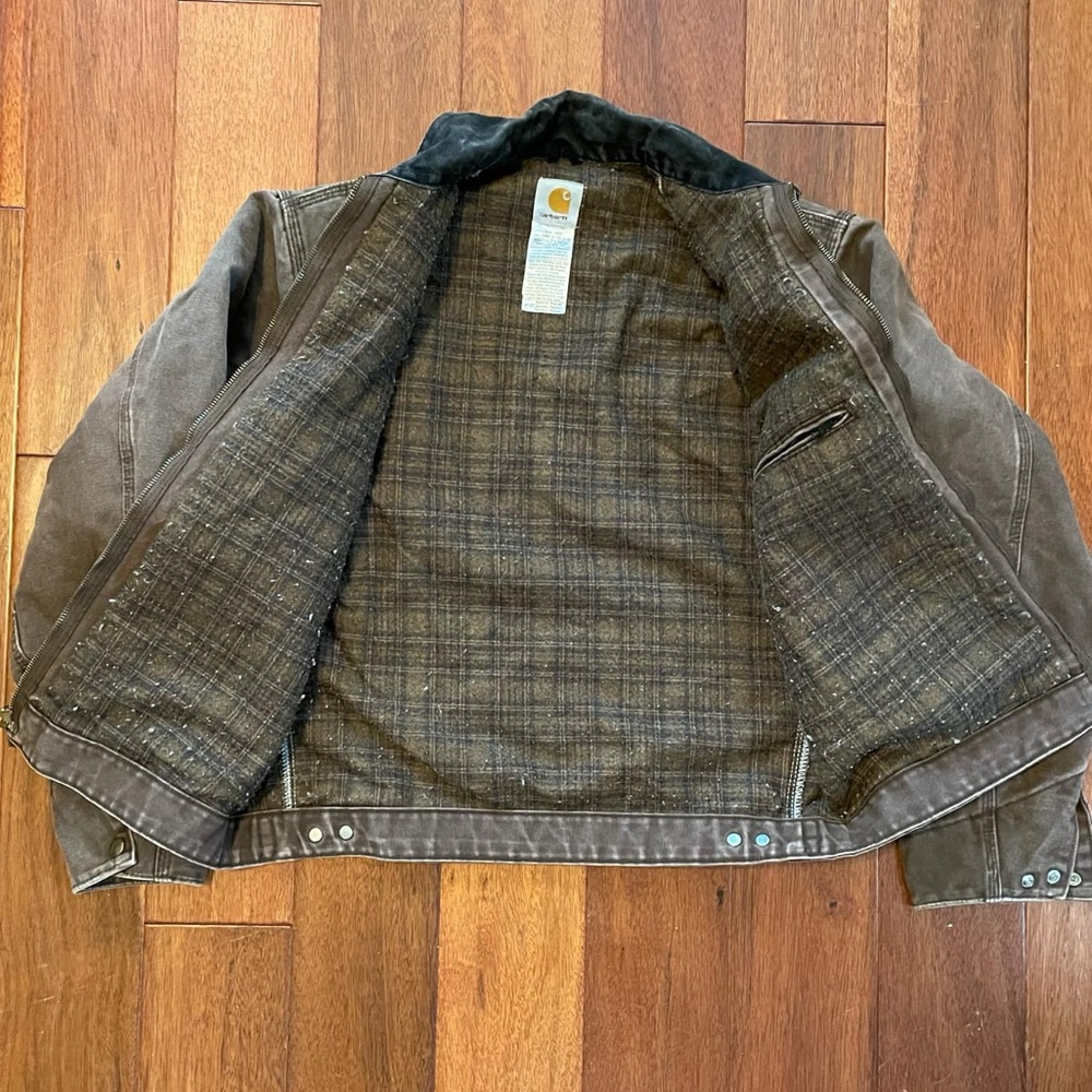 **SOLD** Vintage J97 Carhartt Coat - Picture 4 of 8